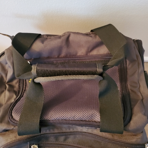 Small cabelas duffel bag - Picture 3 of 4